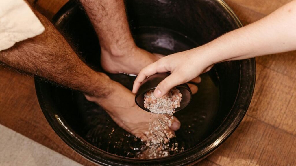 How to Relieve Itchy Feet at Night 4